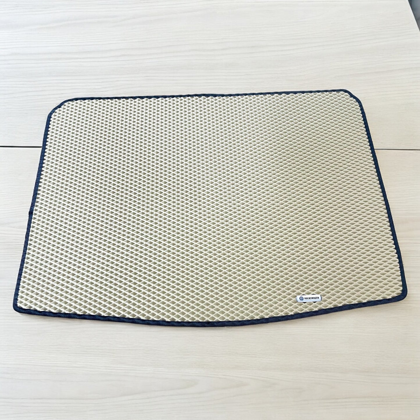 Made-to-measure trunk mats EVA Drive