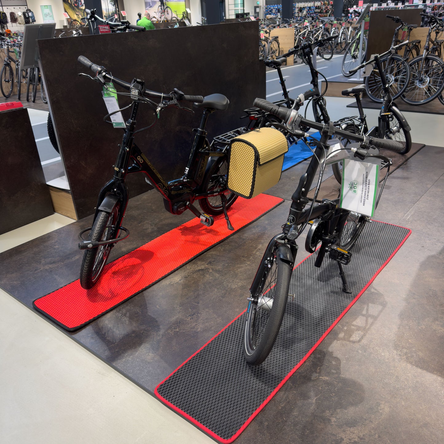 EVA Drive Fahrrad Unterlegmatte – Wasserdichte Fahrradmatte für Wohnung, Garage, Keller | Bodenmatte für Fahrradschutz gegen Schmutz & Nässe