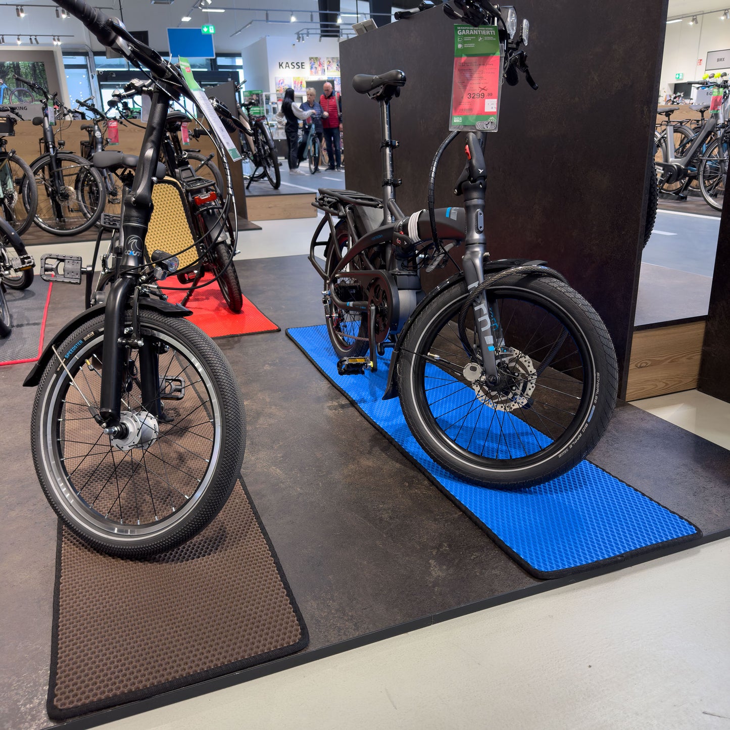 EVA Drive Fahrrad Unterlegmatte – Wasserdichte Fahrradmatte für Wohnung, Garage, Keller | Bodenmatte für Fahrradschutz gegen Schmutz & Nässe