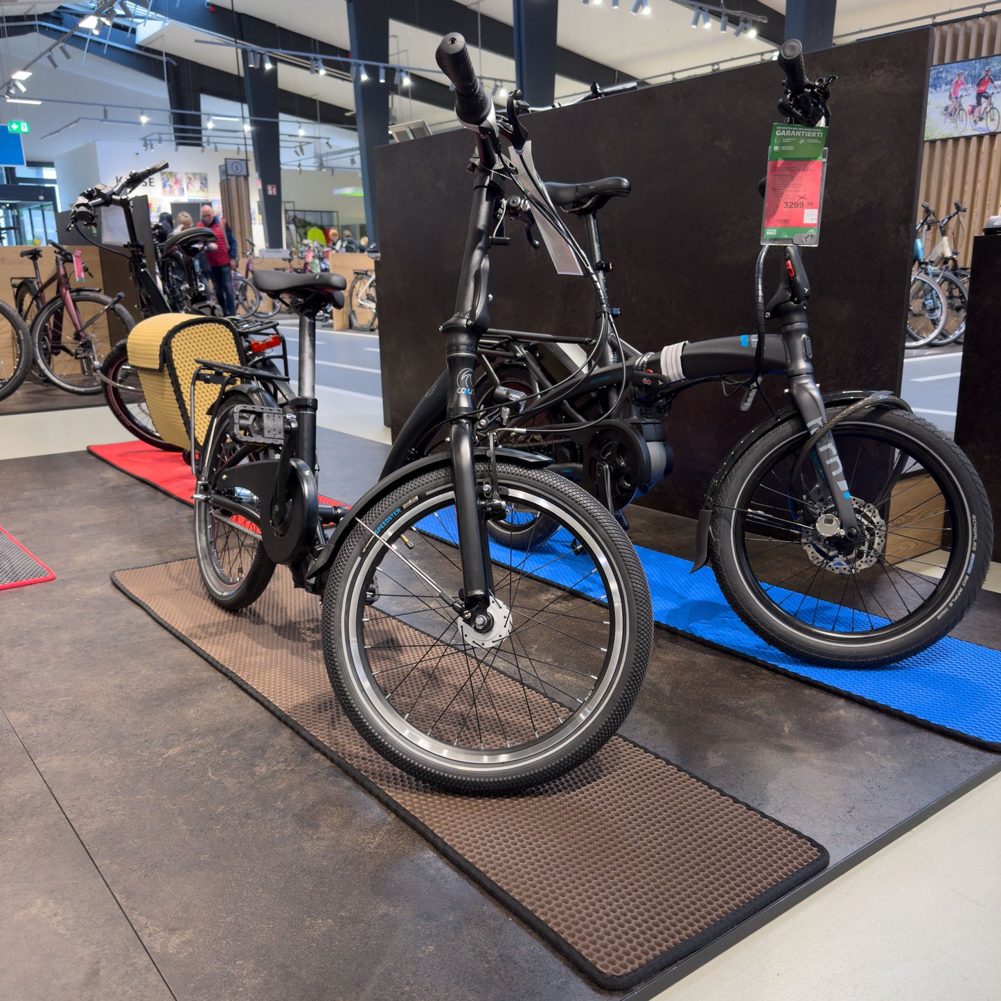 EVA Drive Fahrrad Unterlegmatte – Wasserdichte Fahrradmatte für Wohnung, Garage, Keller | Bodenmatte für Fahrradschutz gegen Schmutz & Nässe
