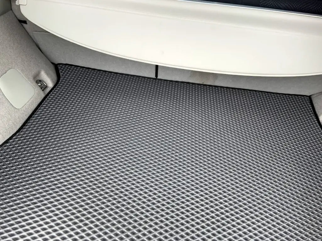 Made-to-measure trunk mats EVA Drive