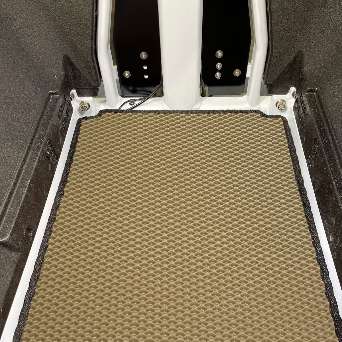 EVA Drive Schutzmatte für Cube Cargo Hybrid ohne Sitzbank - Beige mit schwarzer Einfassung