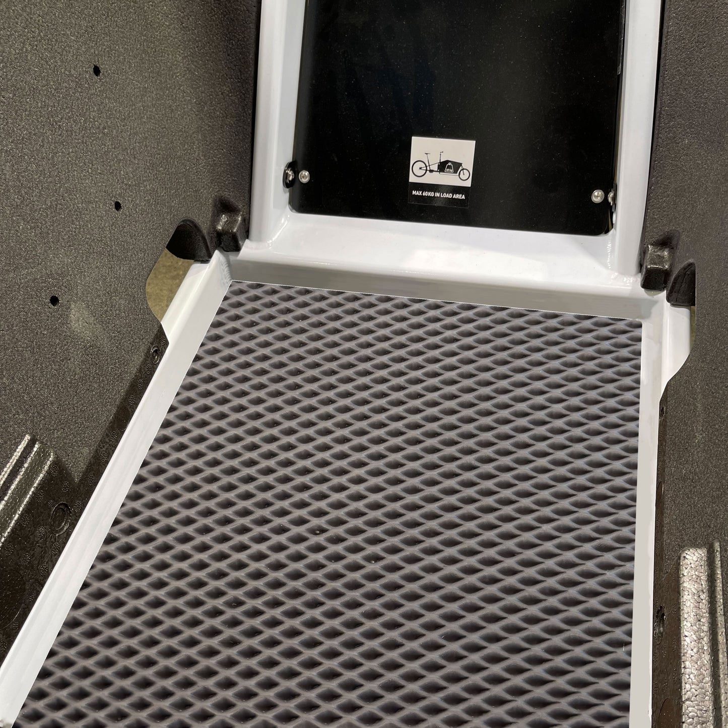 EVA Drive Schutzmatte für Cube Cargo Hybrid mit Sitzbank - passgenaue Bodenmatte