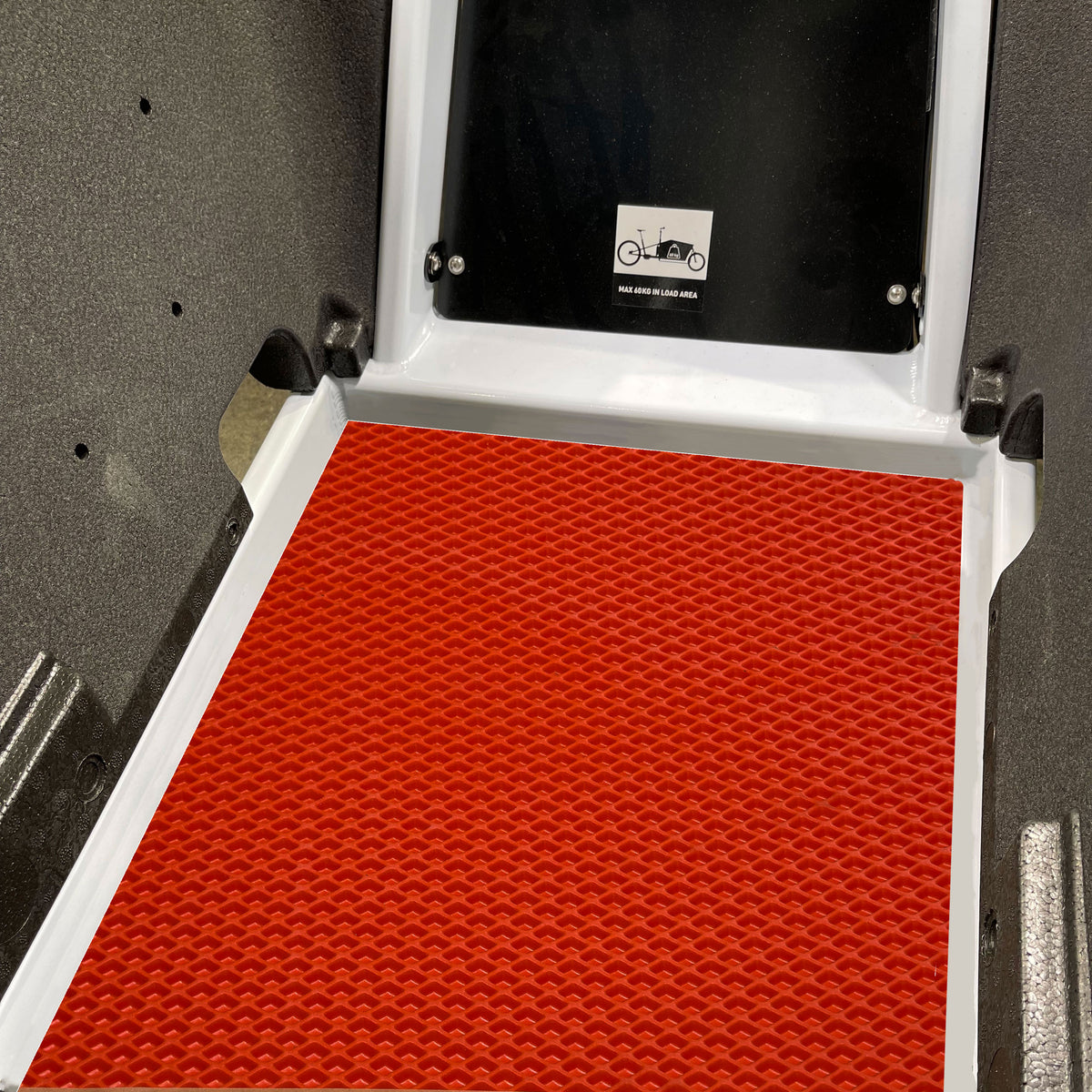 EVA Drive Schutzmatte für Cube Cargo Hybrid ohne Sitzbank - Rot ohne Einfassung