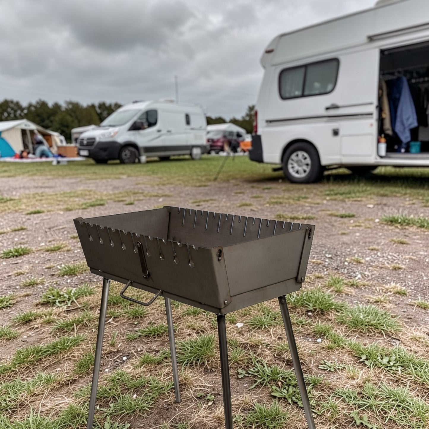 GOROCH Mangal Holzkohlegrill – Tragbarer Schaschlik Grillkoffer aus 3 mm Stahl für 10-Spieße, faltbar für Camping, Garten & Outdoor BBQ