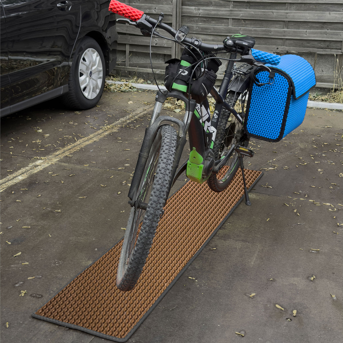 EVA Drive Fahrrad Unterlegmatte & Parkmatte 200 × 40 cm gegen Schmutz und Nässe - Braun, schwarzer Rand