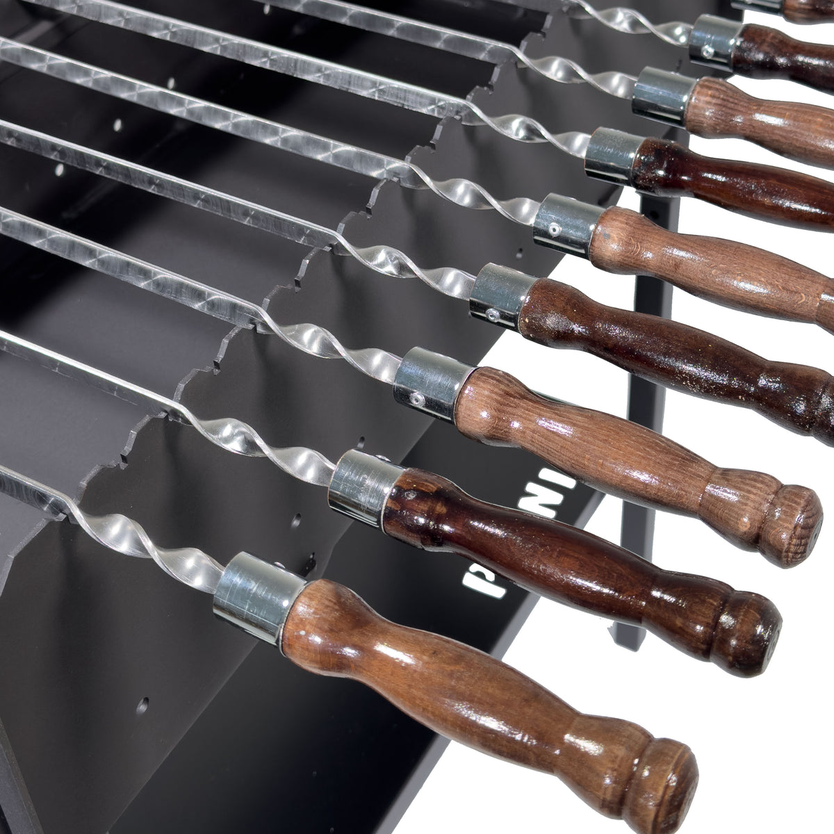 GOROCH Gartengrill | Schaschlikgrill für 21 Spieße – Massiver Holzkohlegrill aus 3 mm Stahl, zerlegbar & kompakt verstaubar, stationärer Metallgrill für Garten, Terrasse & Outdoor BBQ