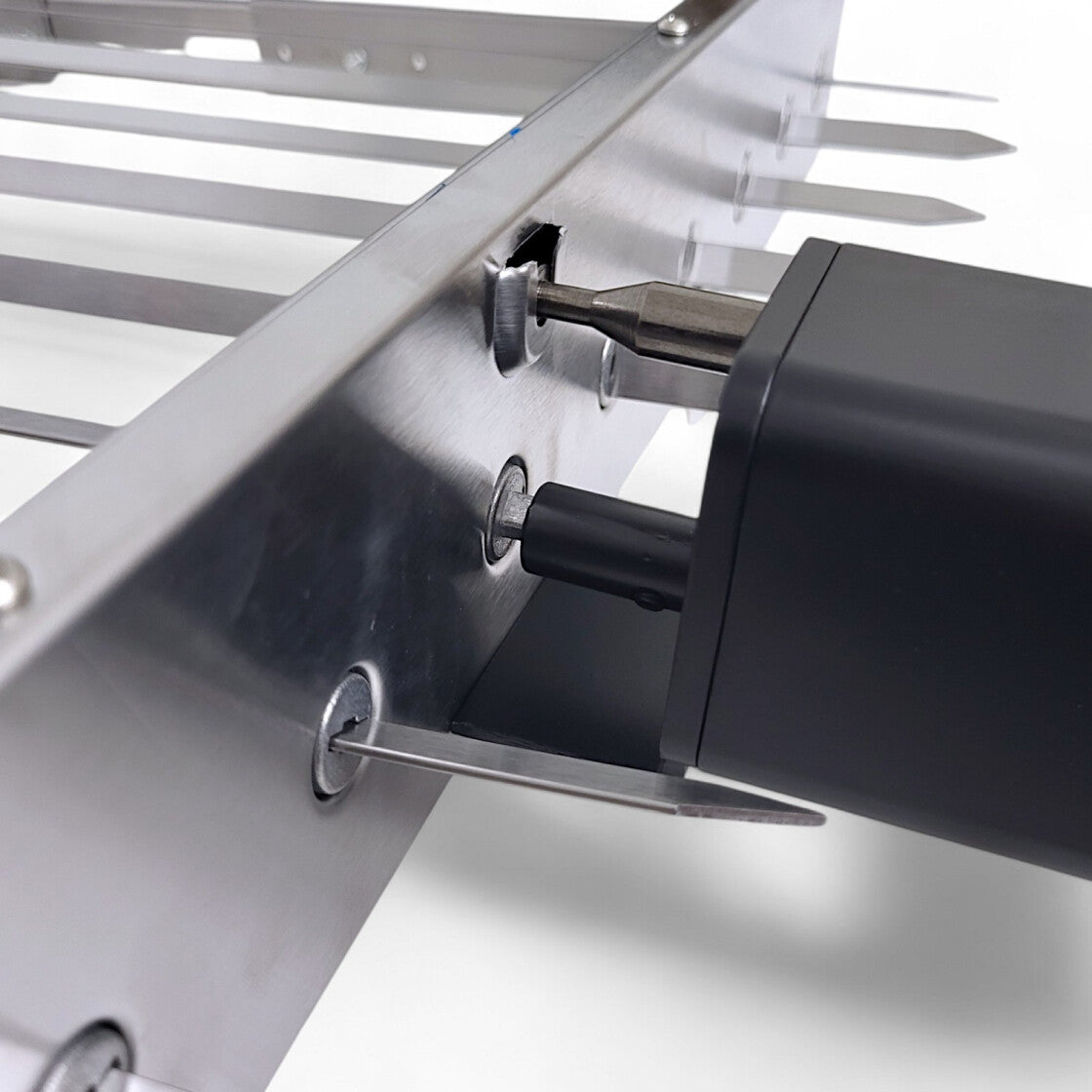 Mangal Drehspießaufsatz 230V Elektromotor für 9 Spieße - mit Alugehäuse, regelbare Geschwindigkeit